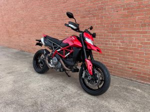 2023 Hypermotard 950