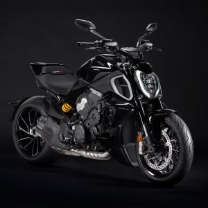 2024 Ducati Diavel V4 Thrilling Black