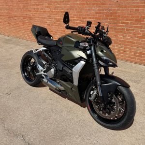 2024 Ducati Streetfighter V2 Green