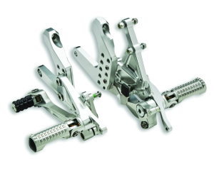 Streetfighter V4 Adjustable Aluminum Rearsets