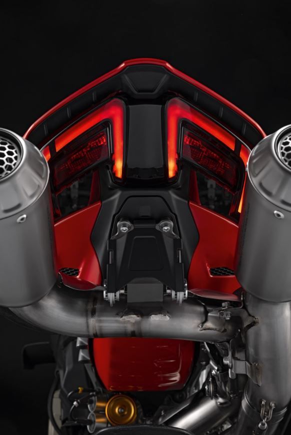 Ducati Panigale V2 V4 2025+ & Streetfighter V2 V4 2025+ License
